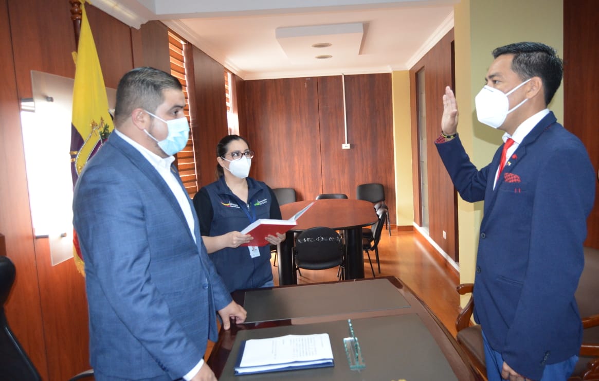 Gobernador Gámez posesionó al nuevo Intendente de Policía, Félix Romero