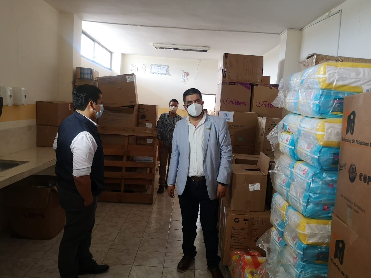 Gobernador Gámez recorre hospitales de El Oro para constatar atención a ciudadanos